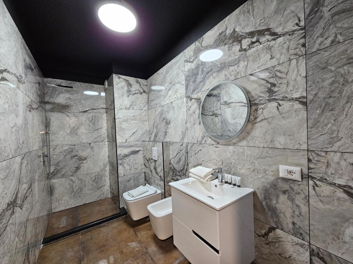 Miku Apartment-cozy 1bd At Blloku Area * Tirana
